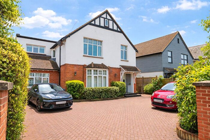 3 Bedroom Flat For Sale In Mill Road, Worthing, West Sussex, BN11