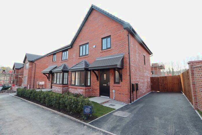 3 Bedroom Semi-Detached House To Rent In Greenside Avenue, Prestwich, Manchester, M25