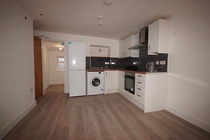 1 Bedroom Flat To Rent In Flat, Kings Road, Cardiff, CF11