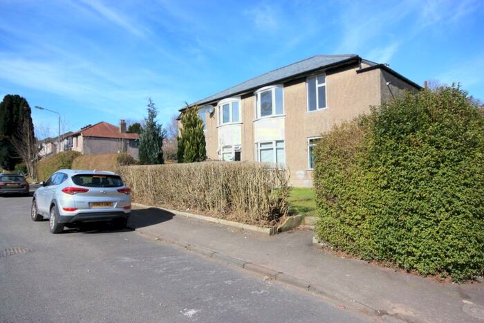 3 Bedroom Flat To Rent In Kingsbridge Drive, Glasgow, G44