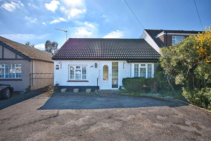 2 Bedroom Detached Bungalow For Sale In Harlington Road, Hillingdon, UB8