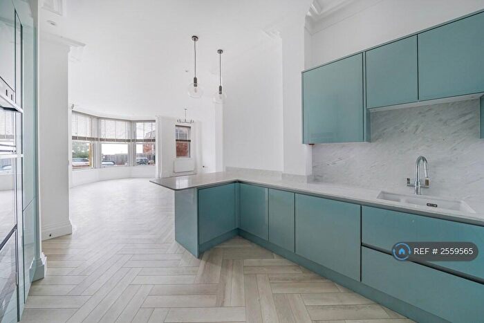 3 Bedroom Flat To Rent In Massandra Court, Weymouth, DT4