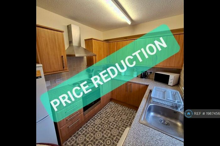 2 Bedroom Flat To Rent In Wallace Court, Stirling, FK8