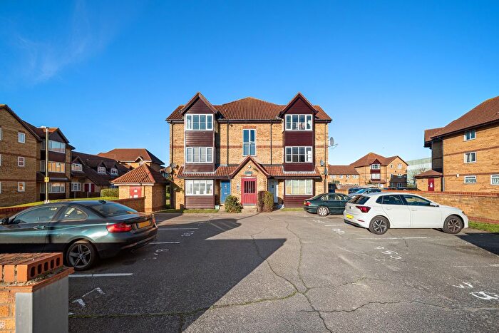 1 Bedroom Studio To Rent In Frobisher Road, Erith, DA8