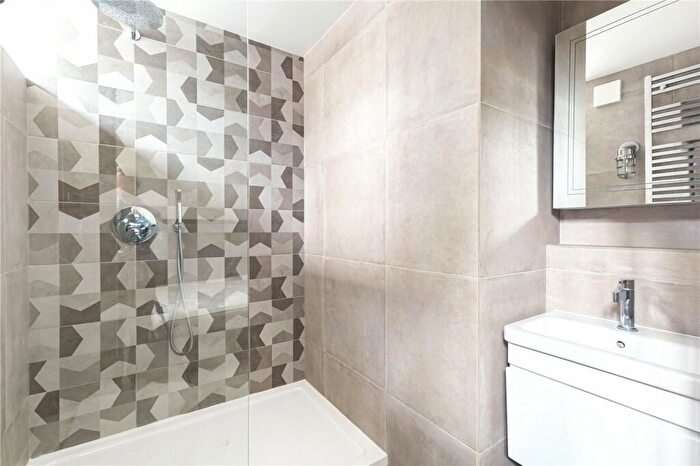 2 Bedroom Apartment To Rent In Varden Street, Whitechapel, London, E1