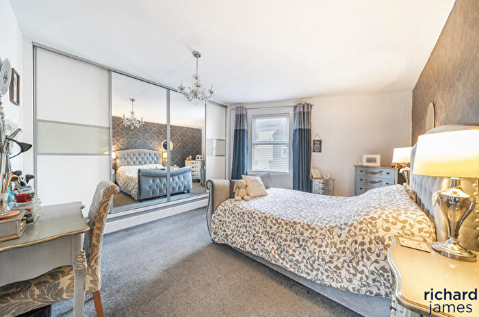 3 Bedroom End Of Terrace House For Sale In Prospect Hill, Old Town, Swindon, SN1