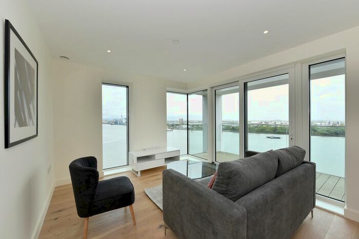 2 Bedroom Flat To Rent In Deveraux House, Duke Of Wellington Avenue, Woolwich, London, SE18