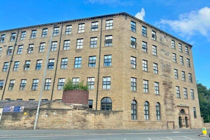 1 Bedroom Flat To Rent In Martins Mill, Halifax, HX1