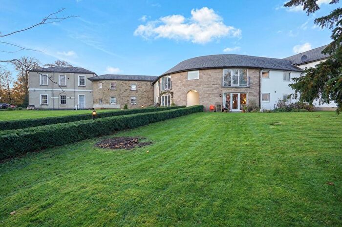 2 Bedroom Flat To Rent In Moor Allerton Hall, Roundhay, LS8