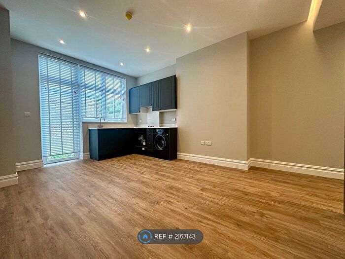 1 Bedroom Flat To Rent In The Rise, London, N13