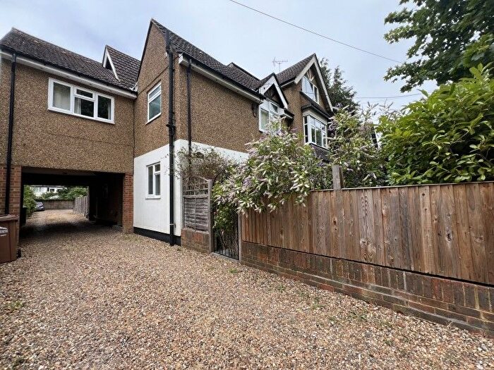 2 Bedroom Flat To Rent In Staines, Surrey, TW18