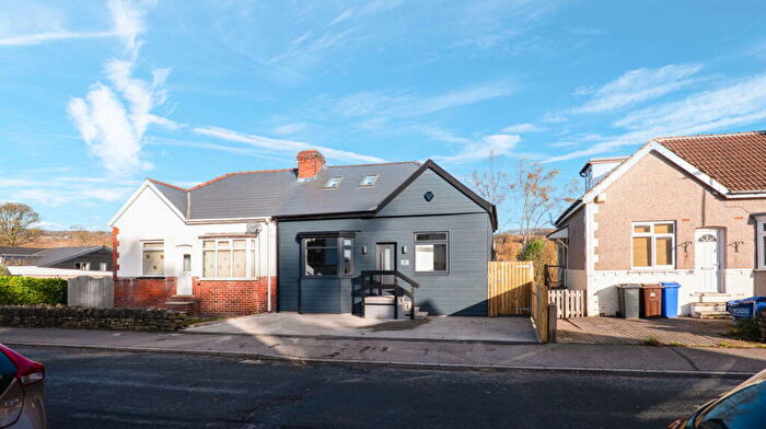 3 Bedroom Semi Detached House For Sale In Smithy Moor Avenue, Stocksbridge, S36