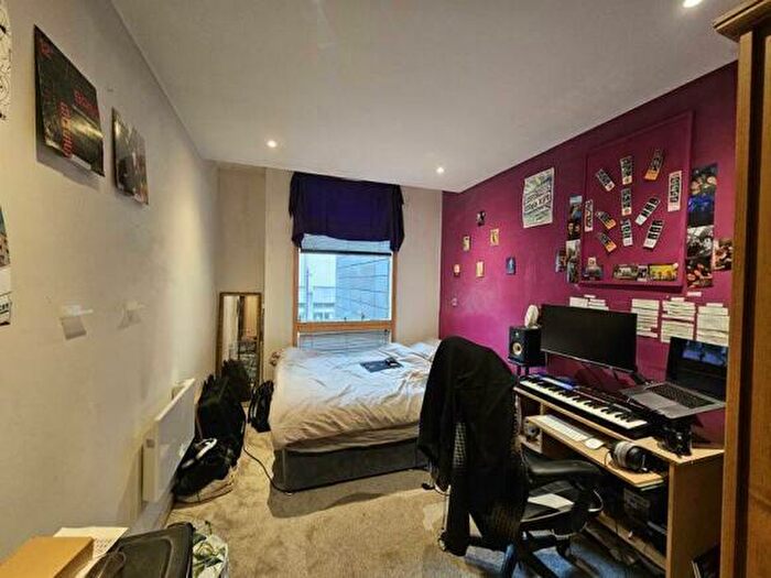 2 Bedroom Apartment To Rent In Church Street, Manchester, M4