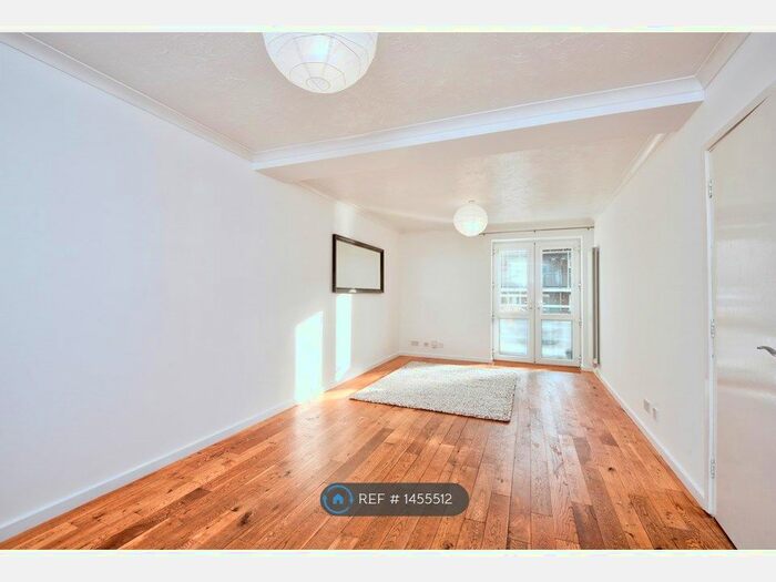 2 Bedroom Flat To Rent In Chater House, London, E2