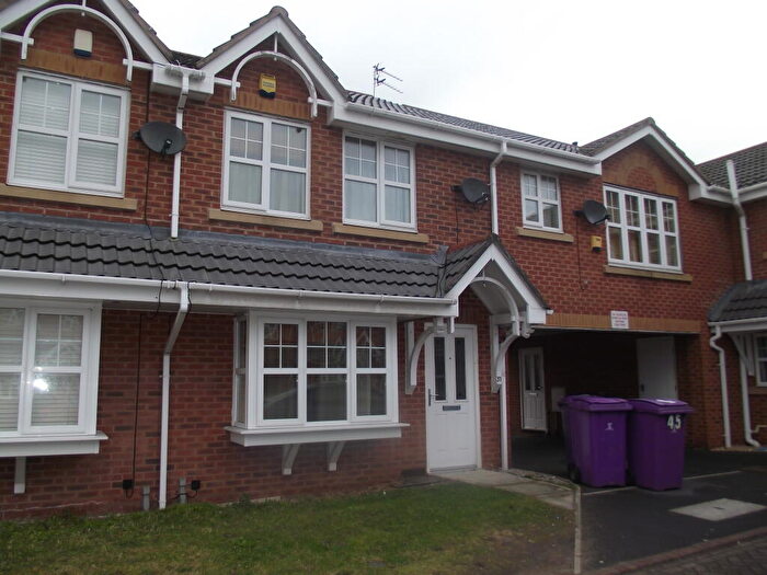 3 Bedroom House To Rent In October Drive, L6