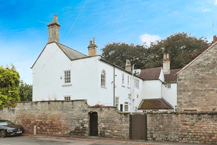 2 Bedroom Semi-Detached House For Sale In The Green, Carlton-In-Lindrick, Worksop, S81