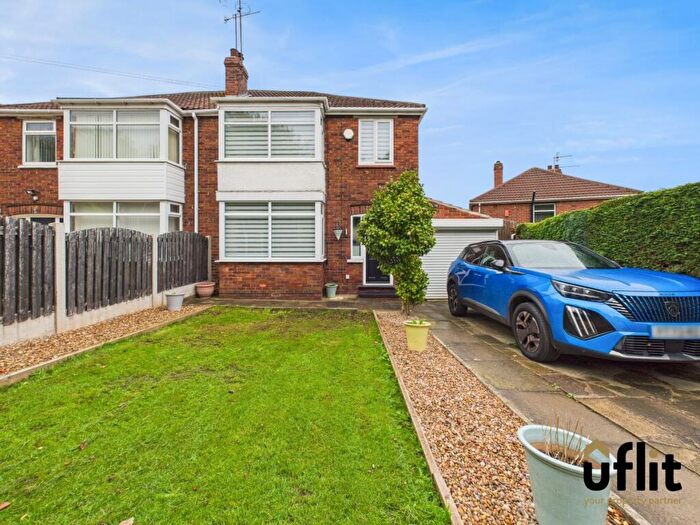 3 Bedroom Semi-Detached House For Sale In East Bawtry Road, Rotherham, S60
