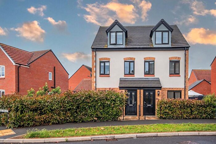 3 Bedroom Semi Detached House For Sale In Thornton Avenue, Barton Seagrave, Kettering, NN15