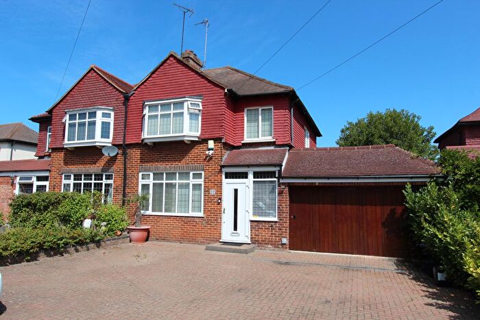 3 Bedroom Semi-Detached House For Sale In Midfield Way, Orpington, Kent, BR5