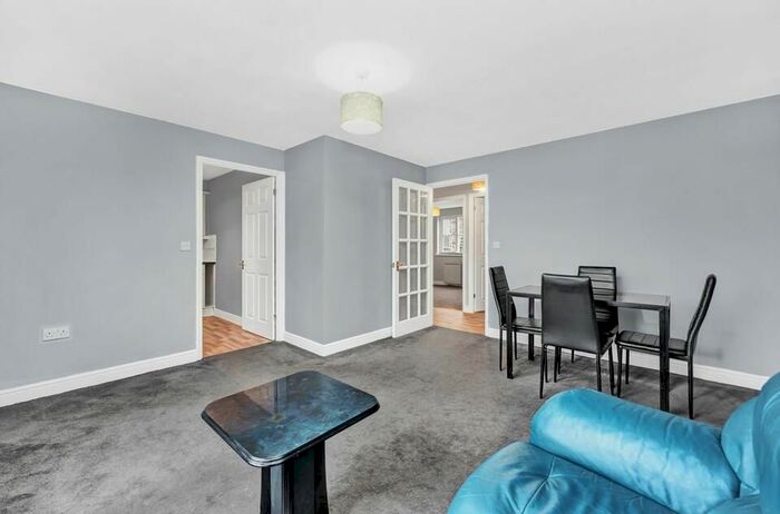 2 Bedroom Flat To Rent In Otter Close, London, E15