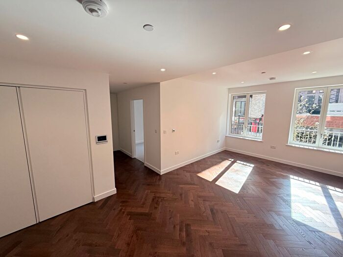 1 Bedroom Flat To Rent In Parkview Avenue, London, NW2