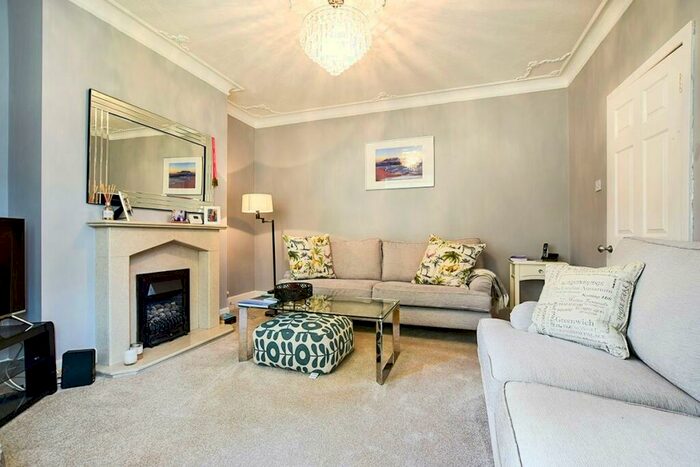 4 Bedroom Semi-Detached House To Rent In Lakes Road, Dukinfield, Cheshire, SK16