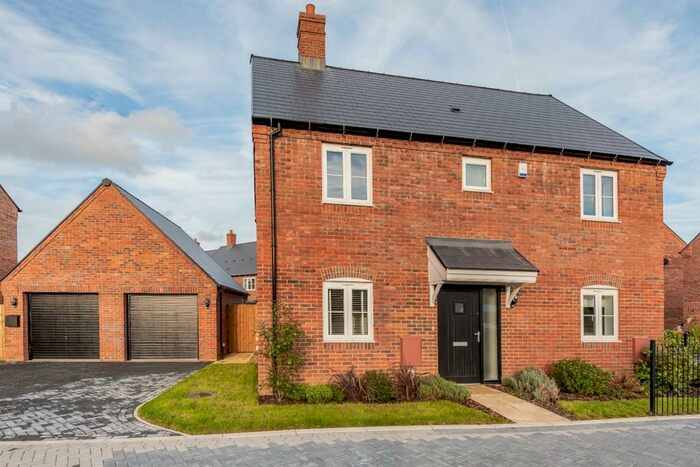 4 Bedroom Detached House To Rent In Kedge Road, Sonning Common, Reading, RG4