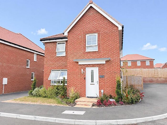 4 Bedroom Detached House To Rent In Dennis Way, Lower Willingdon, BN22
