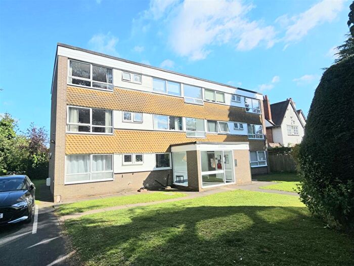 2 Bedroom Apartment For Sale In St. Bernards Road, Solihull, B92