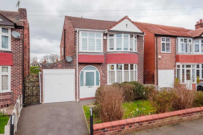 3 Bedroom Detached House For Sale In Ambleside Road, Flixton, Manchester, M41