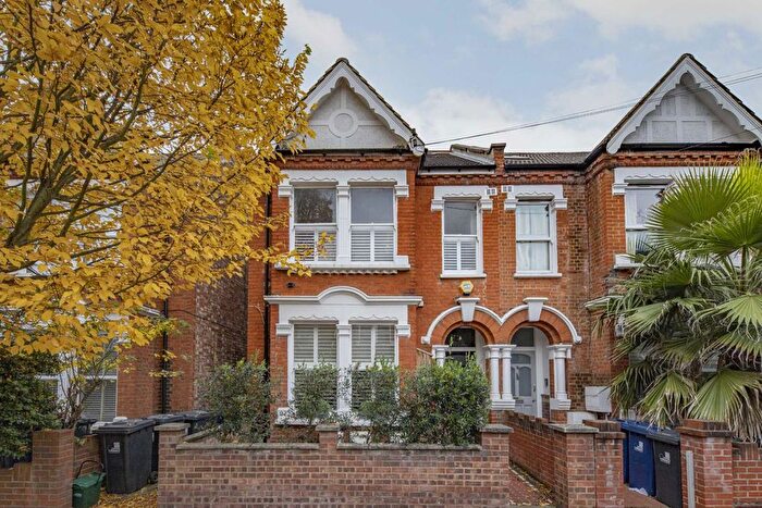 2 Bedroom Flat To Rent In Derwentwater Road, London, W3