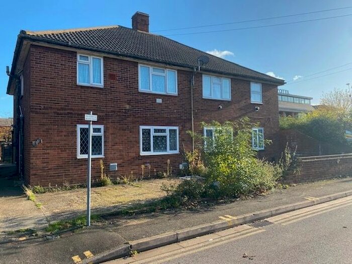 2 Bedroom Maisonette To Rent In Boltons Lane, Harlington, Middlesex UB3