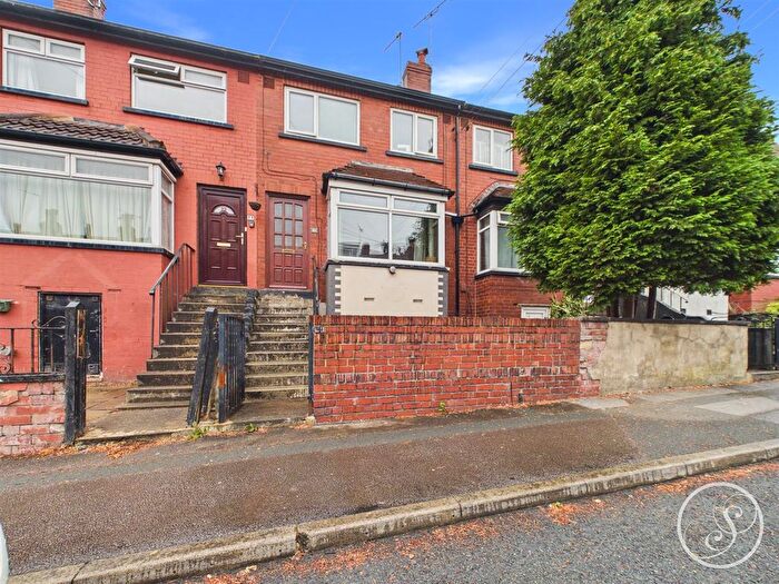 3 Bedroom Terraced House For Sale In Aston Street, Leeds, LS13