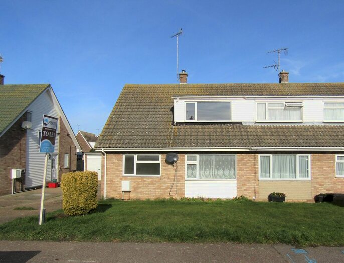 4 Bedroom Semi-Detached House To Rent In Rochford Way, Walton On The Naze, CO14