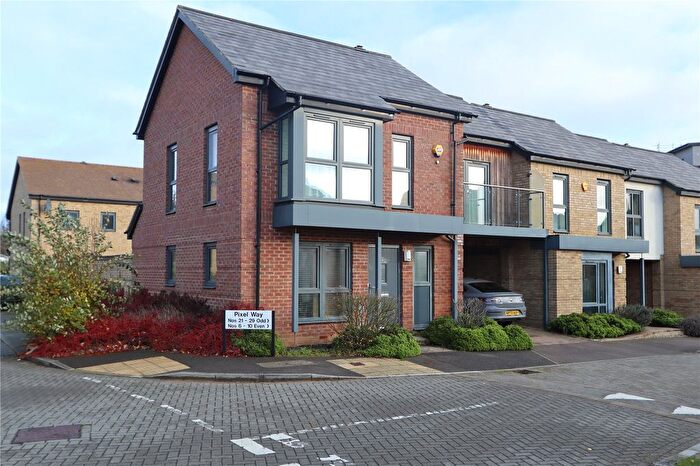 3 Bedroom Link Detached House For Sale In Pixel Way, Oakgrove, MK10