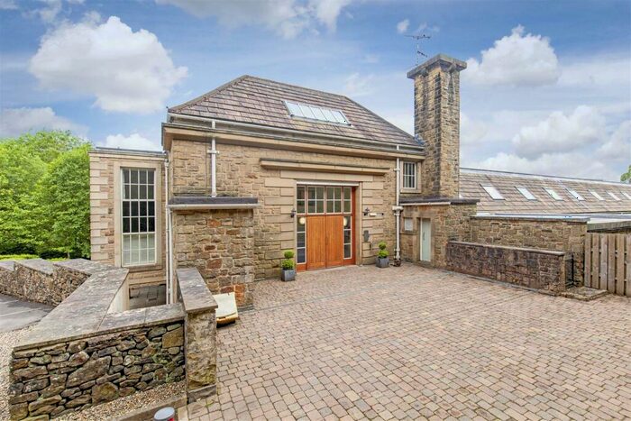 2 Bedroom Apartment For Sale In Ladybower Lodge, Bamford, Hope Valley, S33