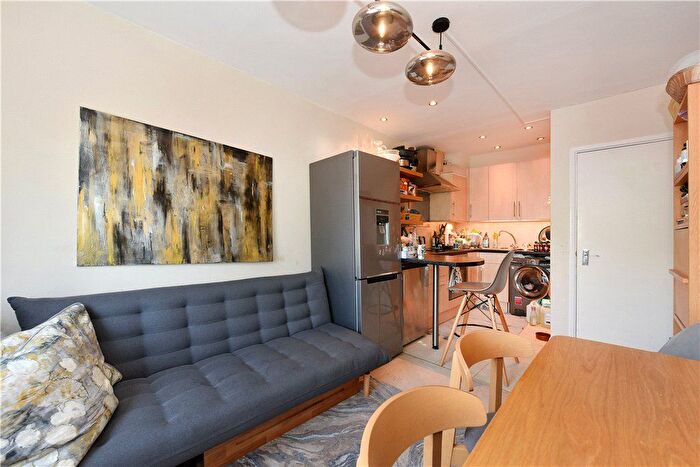 2 Bedroom Flat For Sale In Carlton House, Cleveland Street, W1T