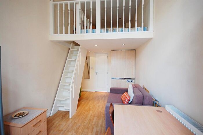 Studio To Rent In Courtfield Gardens, South Kensington, SW5