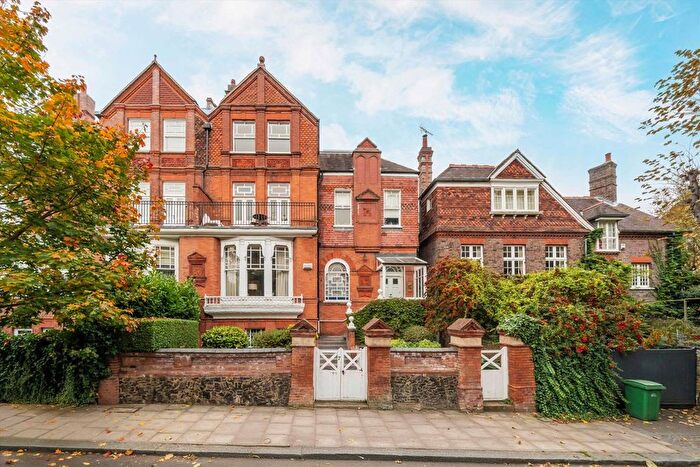 3 Bedroom Flat For Sale In Ellerdale Road, Hampstead, NW3