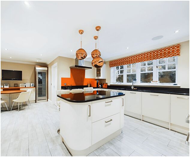 5 Bedroom Detached House For Sale In Bridge Road, Bursledon, Southampton, SO31
