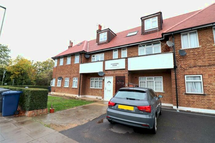 2 Bedroom Apartment To Rent In Sheaveshill House, Colindeep Lane, London, NW9