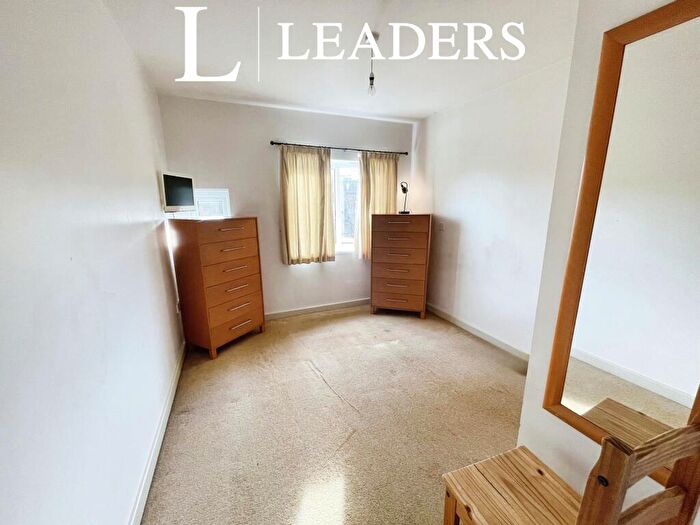 2 Bedroom Apartment To Rent In Gloucester Square, Southampton, SO14