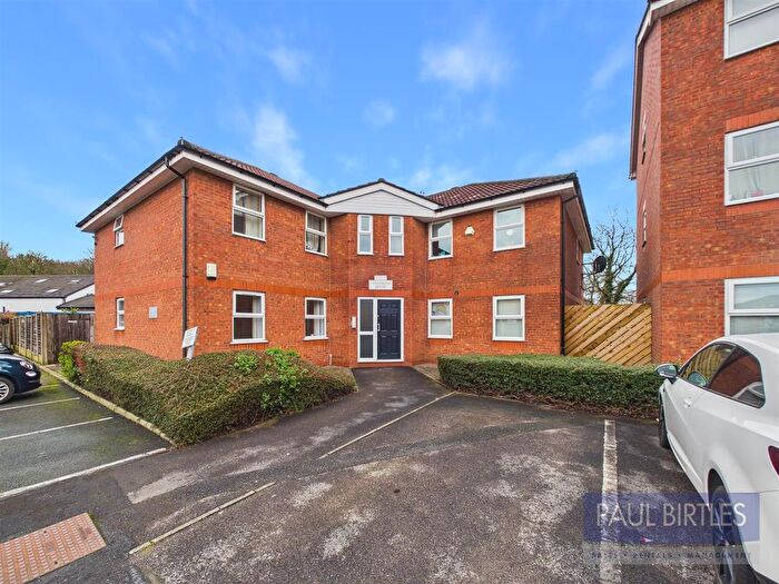 2 Bedroom Flat To Rent In Canalbank House, Montonmill Gardens, Monton, Manchester, M30