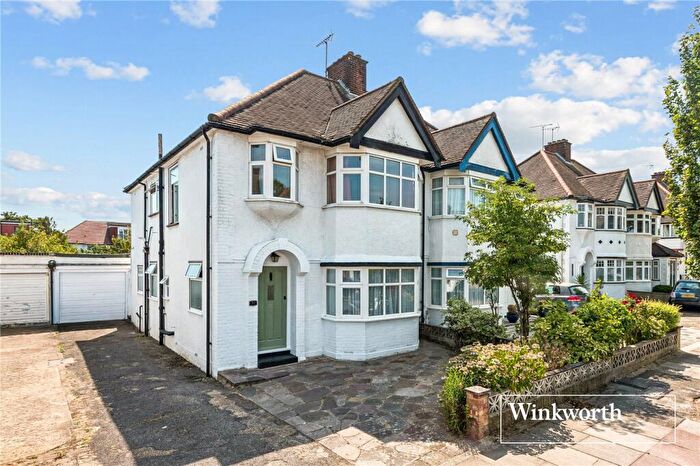 4 Bedroom Semi-Detached House For Sale In Kenver Avenue, North Finchley, London, N12