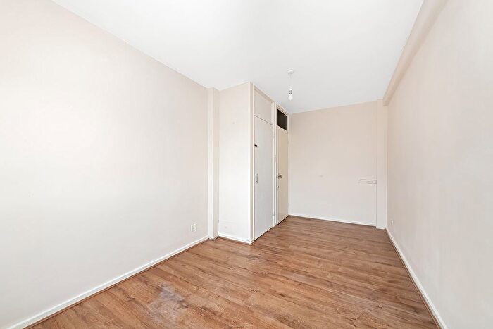 2 Bedroom Flat For Sale In East Surrey Grove, Peckham, SE15