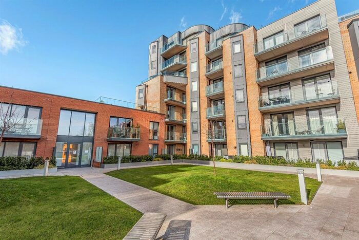 1 Bedroom Flat To Rent In Riverside View, Berkeley Avenue, Reading, RG1