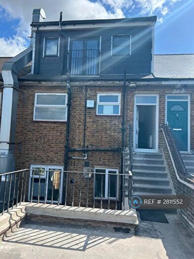 3 Bedroom Flat To Rent In Brockley Road, London, SE4