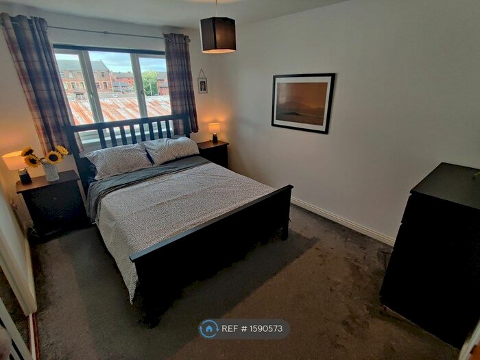 2 Bedroom Flat To Rent In Greenhead Street, Glasgow, G40