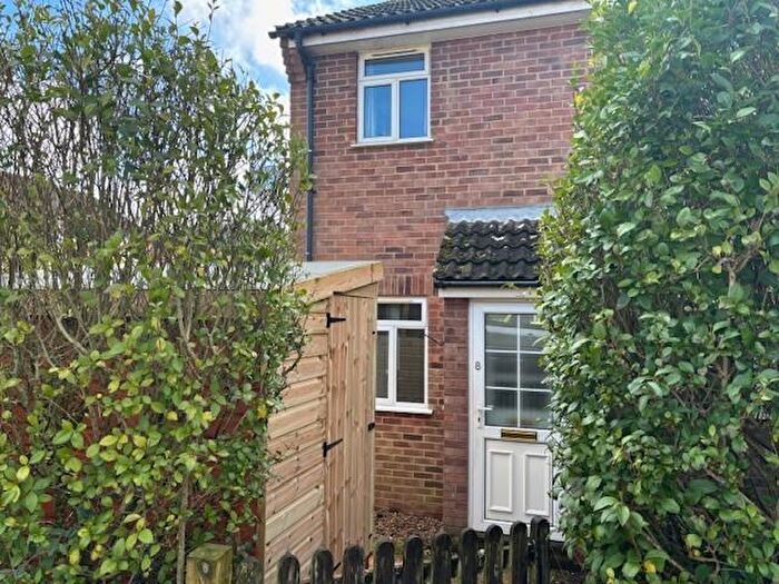 1 Bedroom End Of Terrace House To Rent In Ascot Close, Alton, GU34