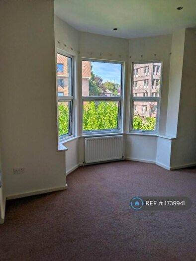 2 Bedroom Flat To Rent In Cowbridge Road East, Cardiff, CF11